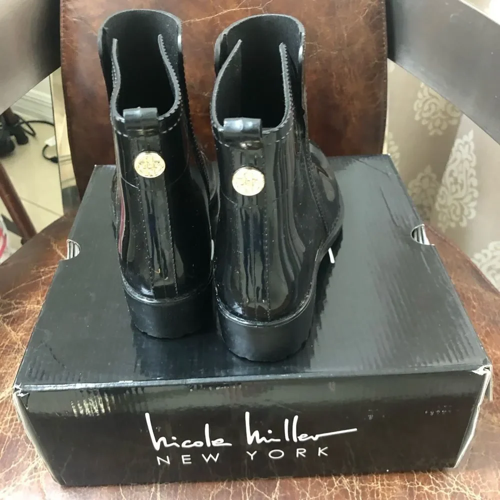 Nicole Miller black Mela rain waterproof boots 7